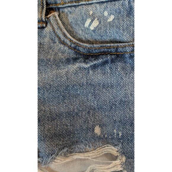 No Boundaries Distressed Cut Offs 2" Jean Shorts Junior's Size 9 - Picture 8 of 9